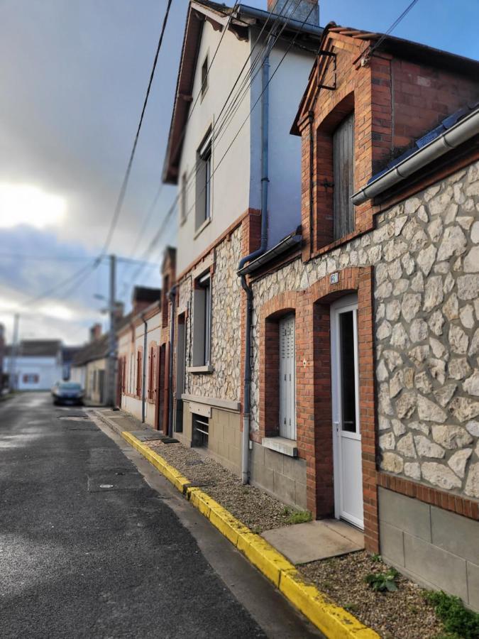 Petite Maison A Salbris Exterior foto