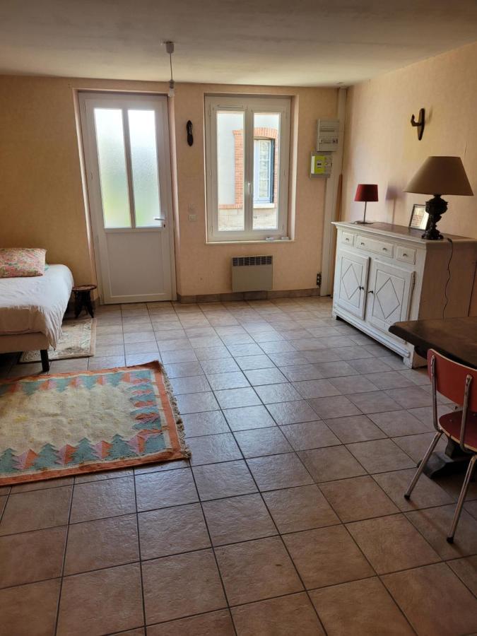 Petite Maison A Salbris Exterior foto